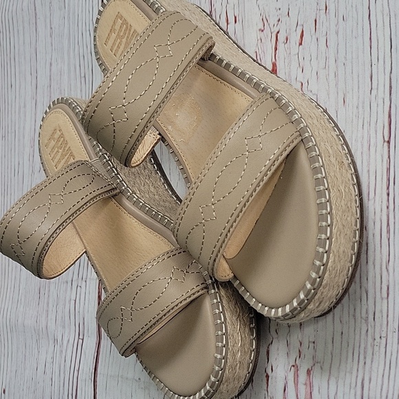 Frye Women's Beige Leather Espadrille Wedges Size 8 - Picture 2 of 9